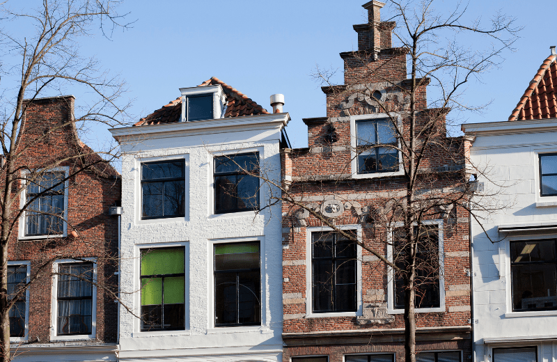 Koningshof un camping prs de delft avec les maisons typiques